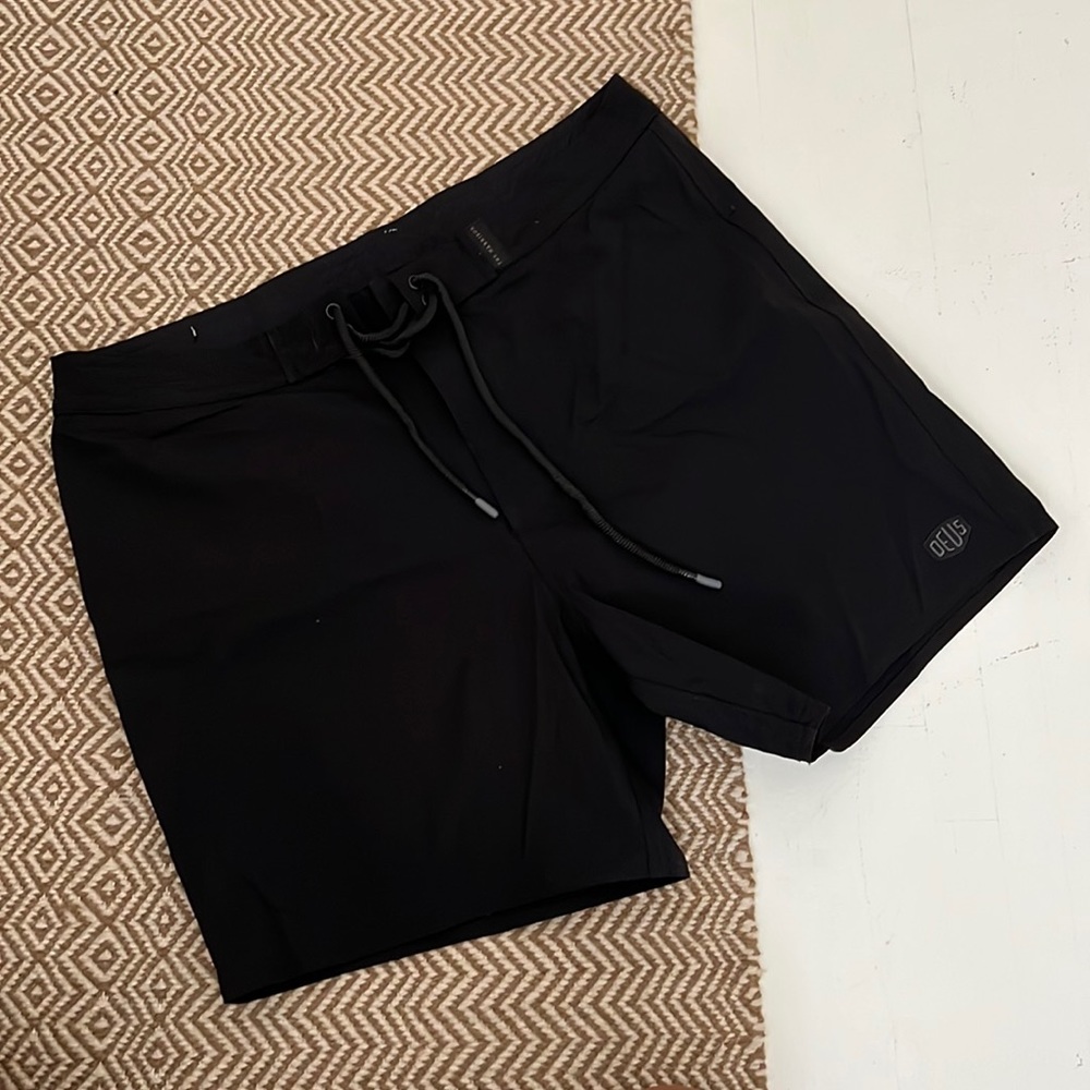 COPY - DEUS EX MACHINA - 36 - THE HARRISON BOARDSHORT - BLACK